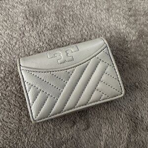 Tory Burch Alexa Quilted Leather Bifold Wallet Light Gray